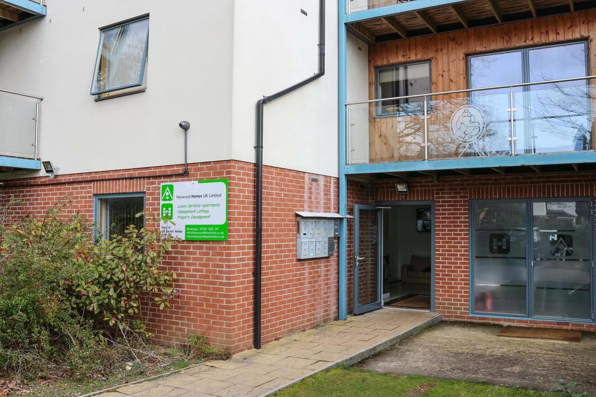 Southampton Apartamentos con servicio Exterior foto